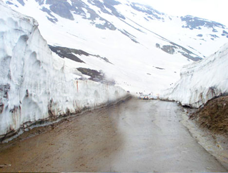 Best Rohtang Pass Holiday Tour Packages From Delhi Himachal Pradesh